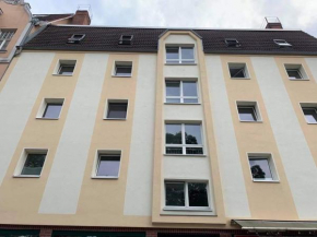 TOP LAGE 2 Zimmerwohnung mit Balkon und bester Aussicht in OG 2 links in Rostock